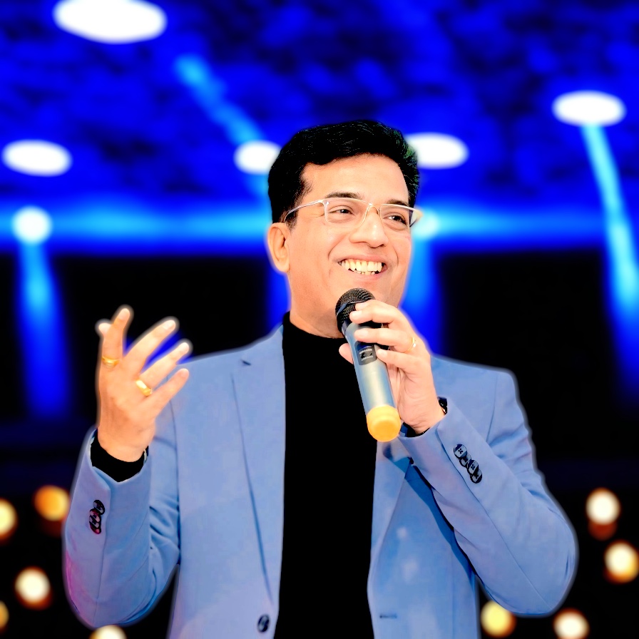 Dr. Amol Deshmukh, Nagpur’s multi-talented singer, lyricist, painter, innovator, and academician, inspires through creativity and innovation.