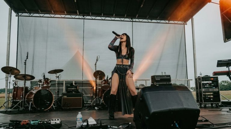Calliope Wren: A Rising Voice in Alternative Rock & Dark Pop