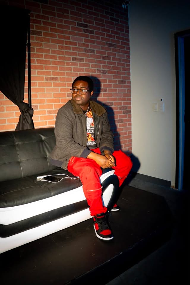King TR is an independent Atlanta hip-hop artist and songwriter blending classic rap influences with modern sound and ambition.